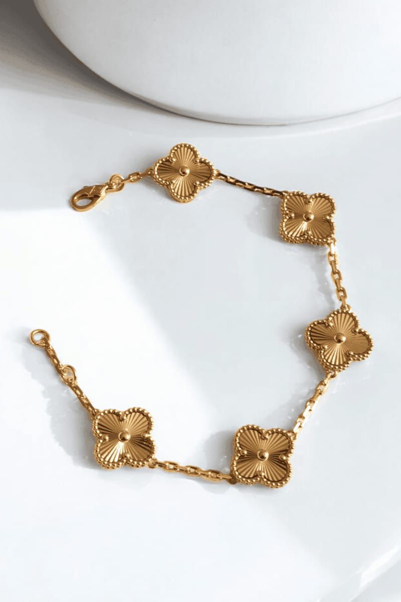 Floral chain bracelet gold plated