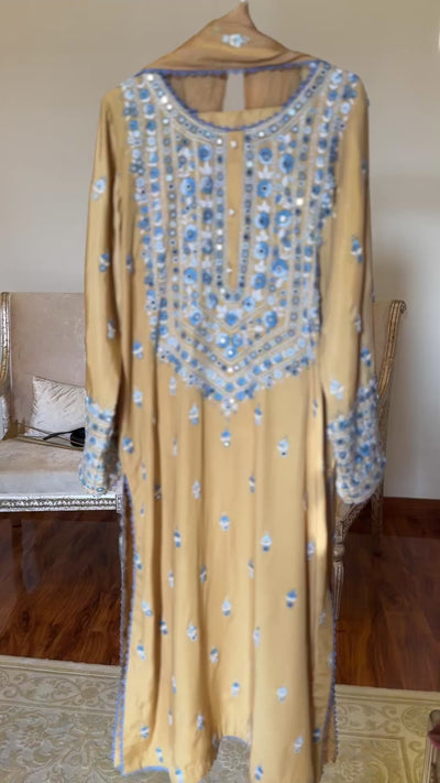 Bright Butter Yellow 🧈